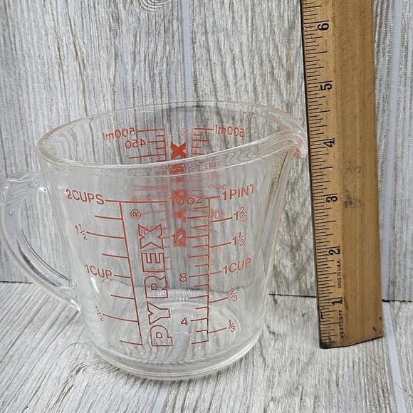 Vintage Pyrex 516J-8 D-Handle 2 Cup Glass Measuring Cup Red Print 500ml 16oz - Picture 2 of 6